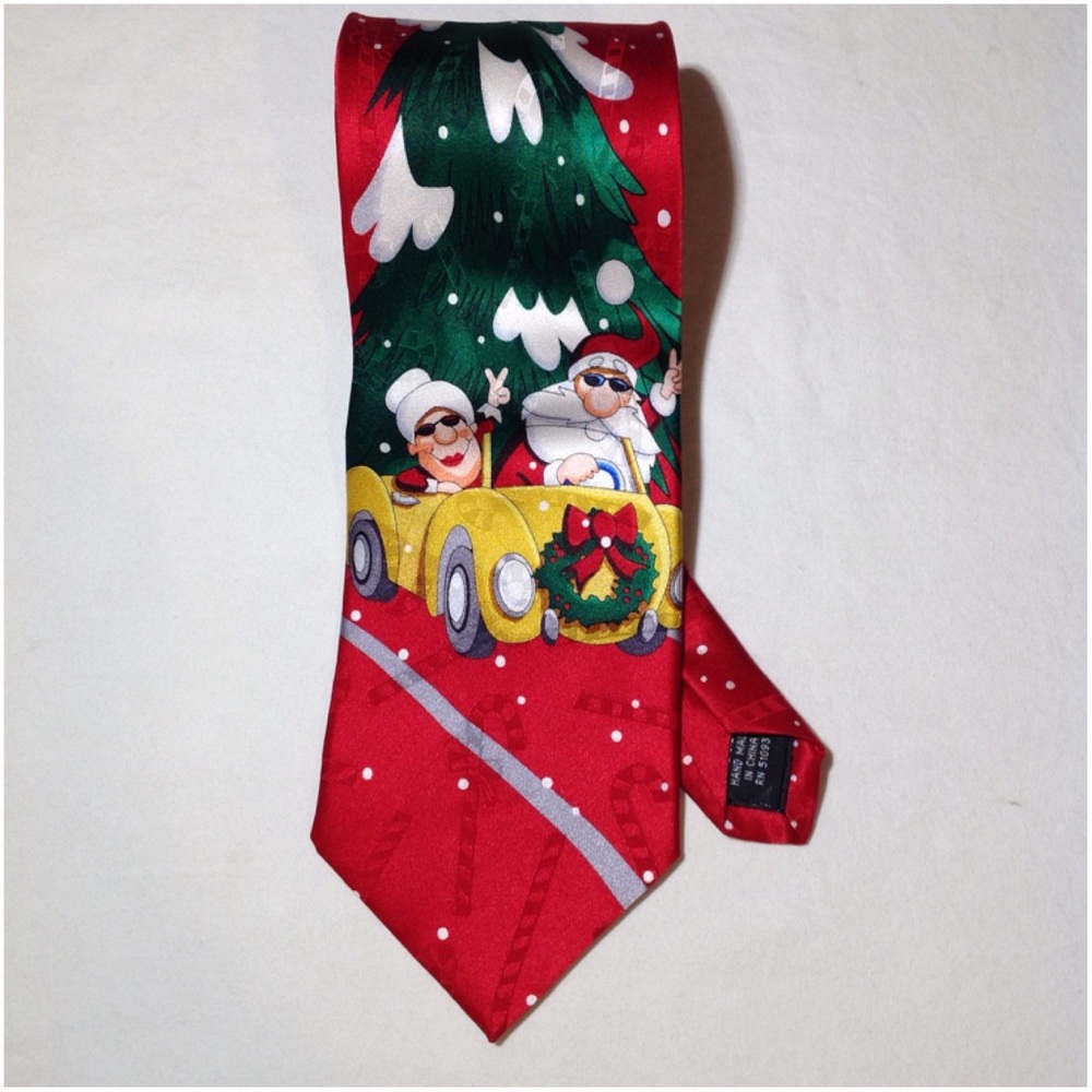 Hallmark Holiday Yule Tie Greetings Santa Silk Tie